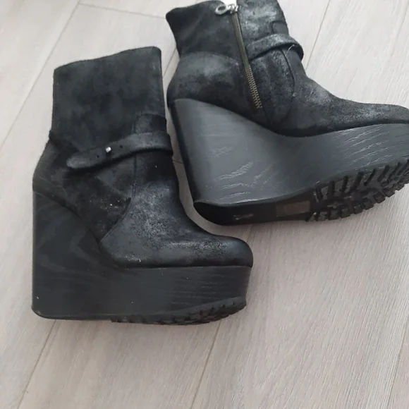 Boots - Picture 2 of 2